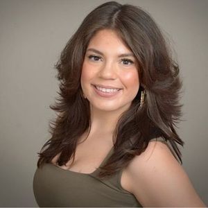 Meet your Posher, Abigail